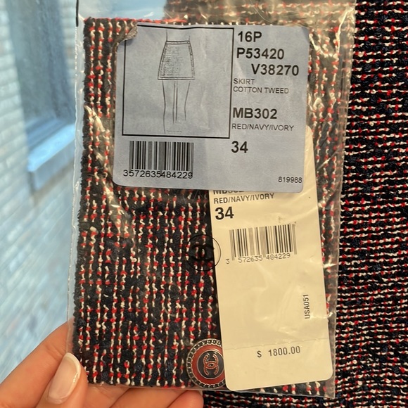 Spring Chanel Suit size 2 - Picture 10 of 11